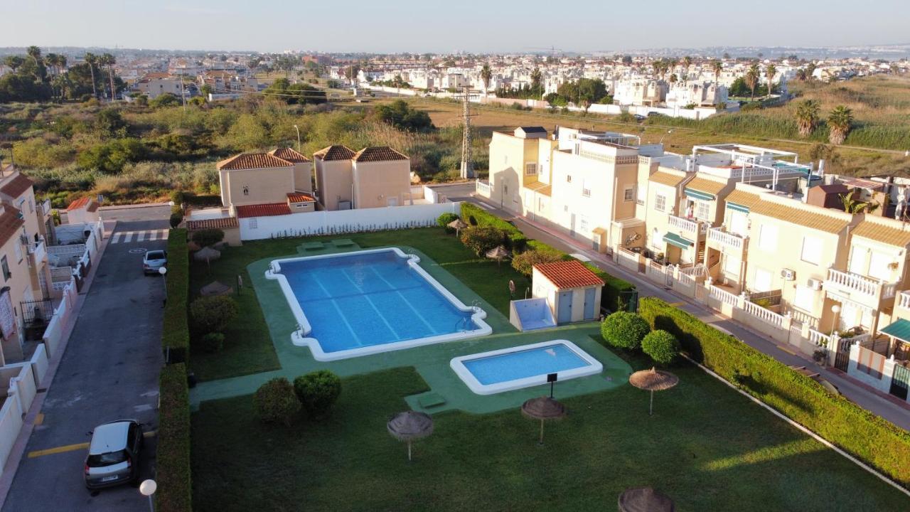 Holiday House Torrevieja Eksteriør billede