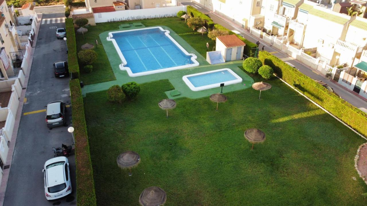 Holiday House Torrevieja Eksteriør billede